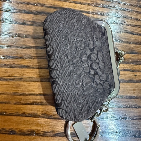 Coach Signature Jacquard Mini Kisslock coin purse keychain - Picture 3 of 3